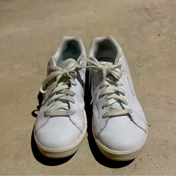 Nike White Leather Sneakers Womens size 10 - Picture 1 of 5